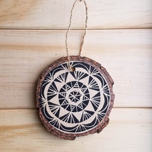 Load image into Gallery viewer, Mandala Ornaments in Black